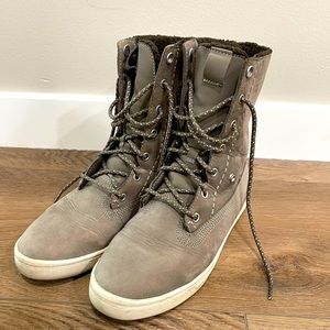 Rockport Truwalkzero fur fold over lace up boots/booties. Waterproof. Size 7.5